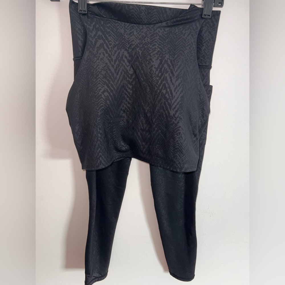 Athleta Salutation Stash Pocket II 7/8 Tight AND Salutation Crop Tank SET